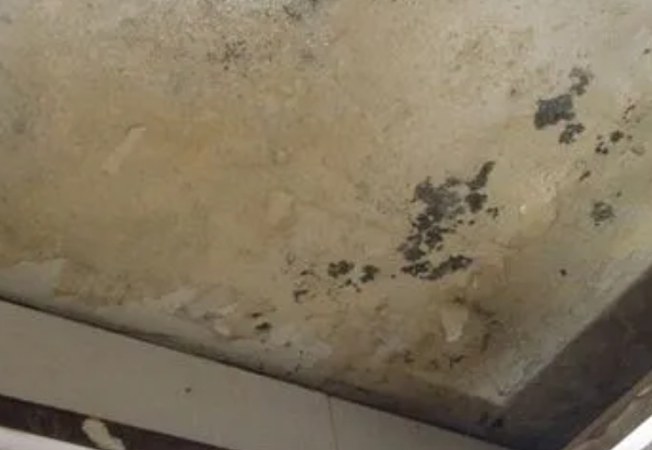 永泰阳台漏水维修公司分享下永泰卫生间渗水维修需要注意哪些问题。